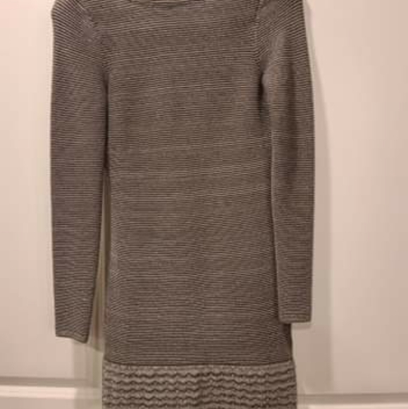 Dress - Picture 1 of 2